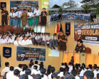 PERANGI AKSI BULLYING DAN JUDI ONLINE, KEJATI MALUKU LAKSANAKAN PROGRAM JAKSA MASUK SEKOLAH DI SMK GRAFIKA SANTO ANDREAS AMBON.