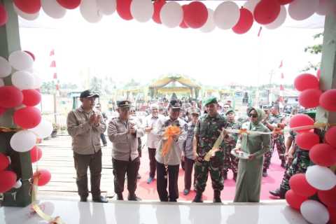 Bupati Inhil Hadiri Peresmian Koramil Enok