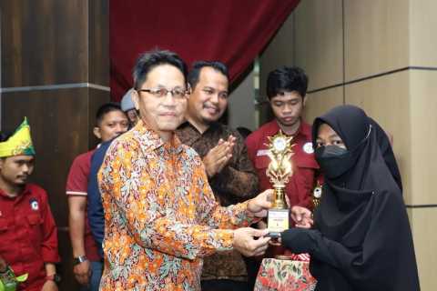 Bupati Inhil Tutup Pestival Sains Formadikip Jilid III Unisi 
