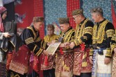 Gubernur Al Haris Dianugerahi Gelar Adat Kehormatan Depati Amanah Negroi Tanoh Sunge Pnoh