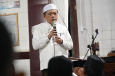 Malam Ke-12 Ramadhan, Gubernur Al Haris Tarawih di Desa Malapari