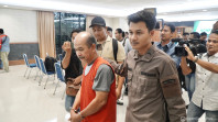 Tim TABUR Kejati Riau Bersama Tim Intelijen Kejari Pelalawan Berhasil Amankan 1 DPO Tindak Pidana Pencemaran dan atau Perusakan Lingkungan Hidup