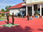 Kasi Pidsus Kejari SSB Sebagai Penerima Apel Kerja
