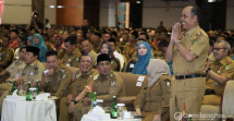 Pj. Bupati Inhil Menghadiri Rakor Pemerintah Daerah dan Pemerintah Desa se Prov. Riau