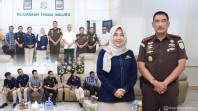 Terima Kunjungan Kakanwil Bea Cukai, Kajati Maluku Agoes SP Sambut Hangat Bersama Jajarannya