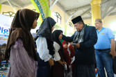 Momentum Muharram, Wagub Sani Santuni Ratusan Anak Yatim di Kecamatan Betara