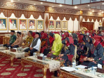 Gubernur Al Haris Siap Memberikan Rumah Sekretariat Dalam Sambutan Rakerda Bundo Kanduang Provinsi Jambi.