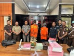 KEJARI SBB LAKUKAN PENAHANAN 2 ORANG TERSANGKA DUGAAN TIPIKOR DALAM PENGELOLAAN BANSOS COVID-19 PADA DINAS SOSIAL KAB. SBB