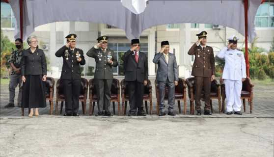 Bupati Wardan Ikuti Upacara Peringatan HUT TNI Ke-78