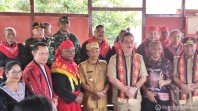 Kasubbagbin Kejari SBB Hadiri Acara Adat Sakral 'Panas Gandong Rumahkay-Rutong'