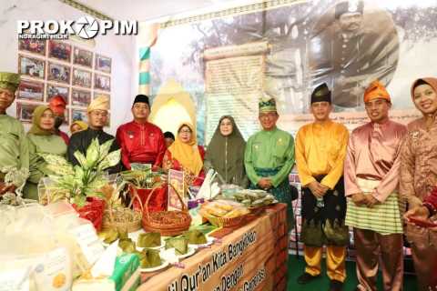 Bupati Inhil Bersama Ketua Dekranasda Buka Pameran Stand Bazar MTQ ke-53 Inhil Tahun 2023