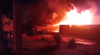 Kebakaran Hebat Gegerkan Warga Kota Jambi, Gudang Diduga Tempat Penimbunan BBM Dilalap Api