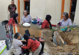 BERTAMBAH 1 TERSANGKA KASUS KORUPSI TALUD PENGENDALIAN BANJIR DI KABUPATEN BURU, JAKSA RESMI TAHAN TERSANGKA.