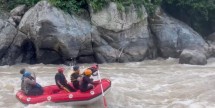 Seru! Anggota DPRD Jambi Nikmati Tantangan Arung Jeram di Sungai Batang Merangin