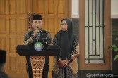 Kajari Abdya Bambang Heripurwanto SH MH, didampingi istri Ny. Elsya Bambang Hadiri Prosesi Peusijuk