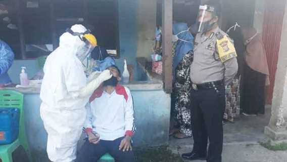 Pegawai Disdik Siakdi Rapid Test dan 38 Warga Buatan II Di-Swab