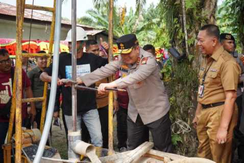 Polda Riau Berikan Bantuan Pengadaan Fasilitas 23 Sumur Bor dan 15 Pompa Air