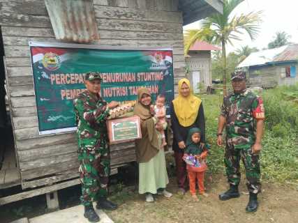 Dandim 0314/Inhil Berikan Bantuan Makanan Kepada Anak Penderita Stunting