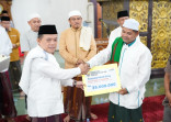 Safari Ramadhan ke Bungo, Gubernur Al Haris Serahkan Bantuan 270 Juta Rupiah untuk Masjid dan Musholla