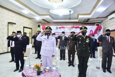 Wabup Inhil H.Syamauddin Uti Ikuti Apel Penurunan Bendera HUT Kemerdekaan RI Ke-75 Secara Virtual 