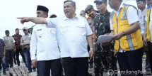 Pj.Bupati Inhil Dampingi Pj.Gubernur Riau Tinjau Bencana Alam Abrasi Sekaligus Serahkan Bantuan Kepada Korban