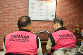 Penyerahan Tersangka TN alias AN dan Tersangka AA  Beserta BB (Tahap II)  dalam Perkara Komoditas Timah