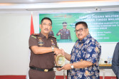 MENCEGAH TERJADINYA DISPARITAS PENANGANAN PERKARA KONEKSITAS, KAJATI MALUKU AGOES SP GELAR DISKUSI TERARAH