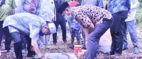  Wabup H.Syamsudin Uti Lakukan Peletakan Batu Pertama Pembangunan Asrama Santri Ponpes Miftahul Hidayah
