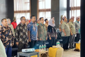 Bupati Inhil Hadiri Pelantikan DPD IKA UNY  dan DPC IKA UNY Riau