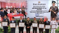 Kajati Agoes SP Raih Penghargaan Sebagai Tokoh Penggerak Sinergitas Sistem Peradilan Pidana Di Provinsi Maluku