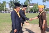 Wagub Sani dan Sekda Sudirman Terima Penghargaan Bintang Legiun Veteran Republik Indonesia