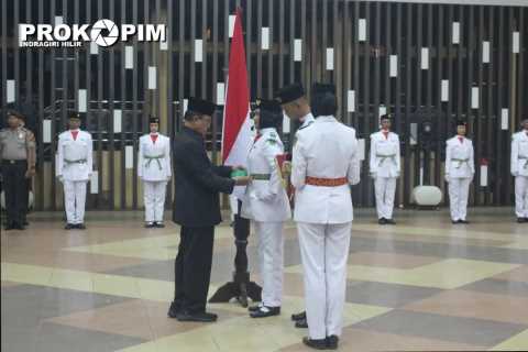 Jelang HUT RI Ke-78 Republik Indonesia, Bupati Inhil Kukuhkan Paskibraka Tahun 2023