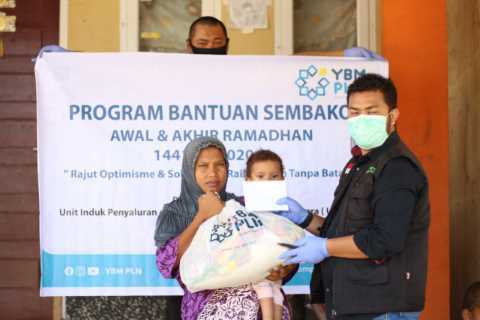 YBM PLN P3BS Gandeng Dompet Dhuafa Riau Salurkan Paket Sembako