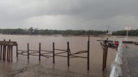 Jembatan Dermaga Ambruk Saat Pengelasan, Dua Pekerja Hilang Terseret Arus Sungai Limau