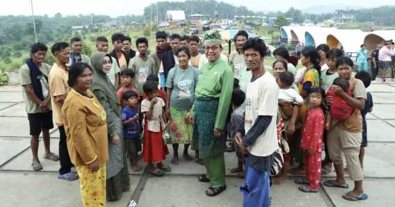 Temu Ramah Bupati Wardan Dengan Suku Anak Dalam Di Kecamatan Kemuning 