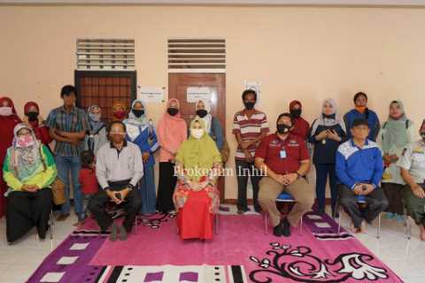 Ketua K3S Hj.Zulaikhah Wardan Ramah Tamah Dengan Anak Jalanan