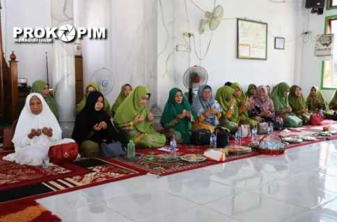Ketua PC Muslimat NU Inhil Hadiri Yasinan Akbar 