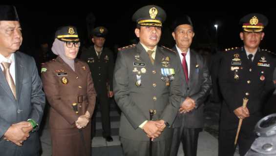 Dandim 0314/Inhil Pimpin Apel Kehormatan dan Renungan Suci di TMP Yudha Bhakti