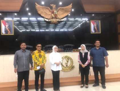 Anggota Bamus DPRD Provinsi Kemas Alfarabi Studi Banding Ke DPRD Provinsi Jawa Barat