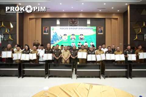 Bupati Inhil Bersama Kejari Inhil Tandatangani MoU Jaga Zalpin