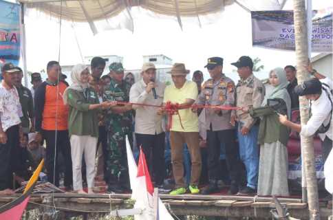 Bupati Inhil Buka Pacu Pompong Desa Sungai Luar