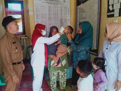 Kepala Desa Talang Jangkang Hadiri Imunisasi Polio
