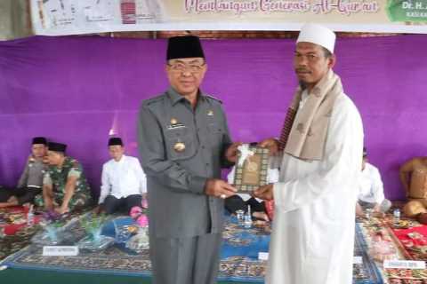 Bupati HM. Wardan Hadiri Peringatan Maulid Nabi Muhammad SAW 1444 H di Pondok Pesantren Al Mukhlisah Nurul Ummah Desa Air Balui