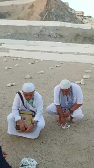 Gubernur Al Haris Ziarah Ke Makam Imam Besar Syekh Nawawi Albantani Dan KH Maimun Zubair