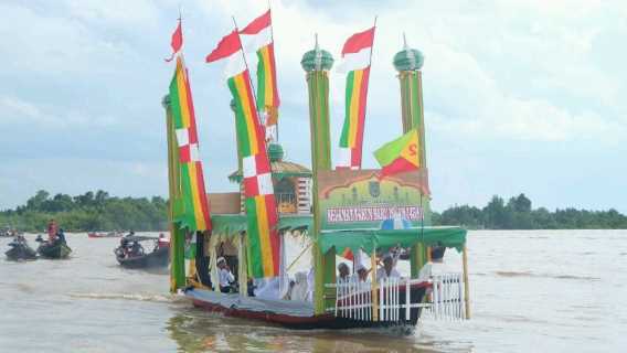 Pompong Hias Budaya Lokal Sungai Intan, Inhil 