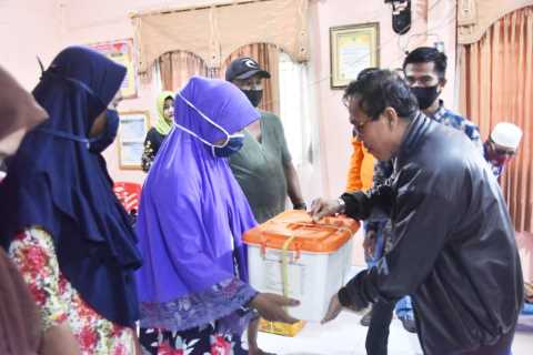 Pemkab Inhil Serahkan Bantuan Korban Kebakaran yang Terjadi Jl.Serta Daya Tembilahan Hulu