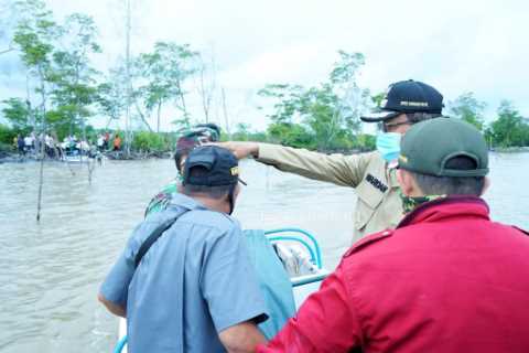Bupati HM.Wardan Kunker ke Kuala Selat, Pemda Inhil Usaha Maksimal Atasi Abrasi