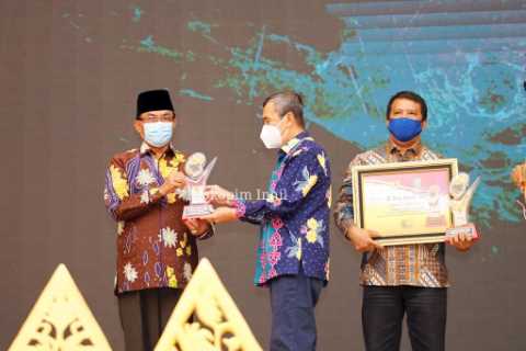 Terima Penghargaan Peringkat II KI Award Riau Tahun 2020, Bupati HM.Wardan: Menjadi Motivasi Bagi Kita