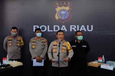 Polda Riau Gulung Sindikat Narkoba Bersenjata, 7 Pucuk Senjata, 3KG Sabu Berikut 9 Tersangka Diamankan