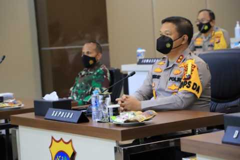 Kapolda Riau Bersama Danrem Serta Danlanud ikuti Rapim TNI/Polri Tahun 2021 Secara Virtual